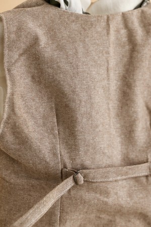 Βαπτιστικό ρούχο αγόρι με καφέ γιλέκο και λευκό παντελόνι