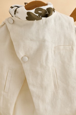 Βαπτιστικό ρούχο αγόρι με εκρού λινό γιλέκο και μέντα παντελόνι