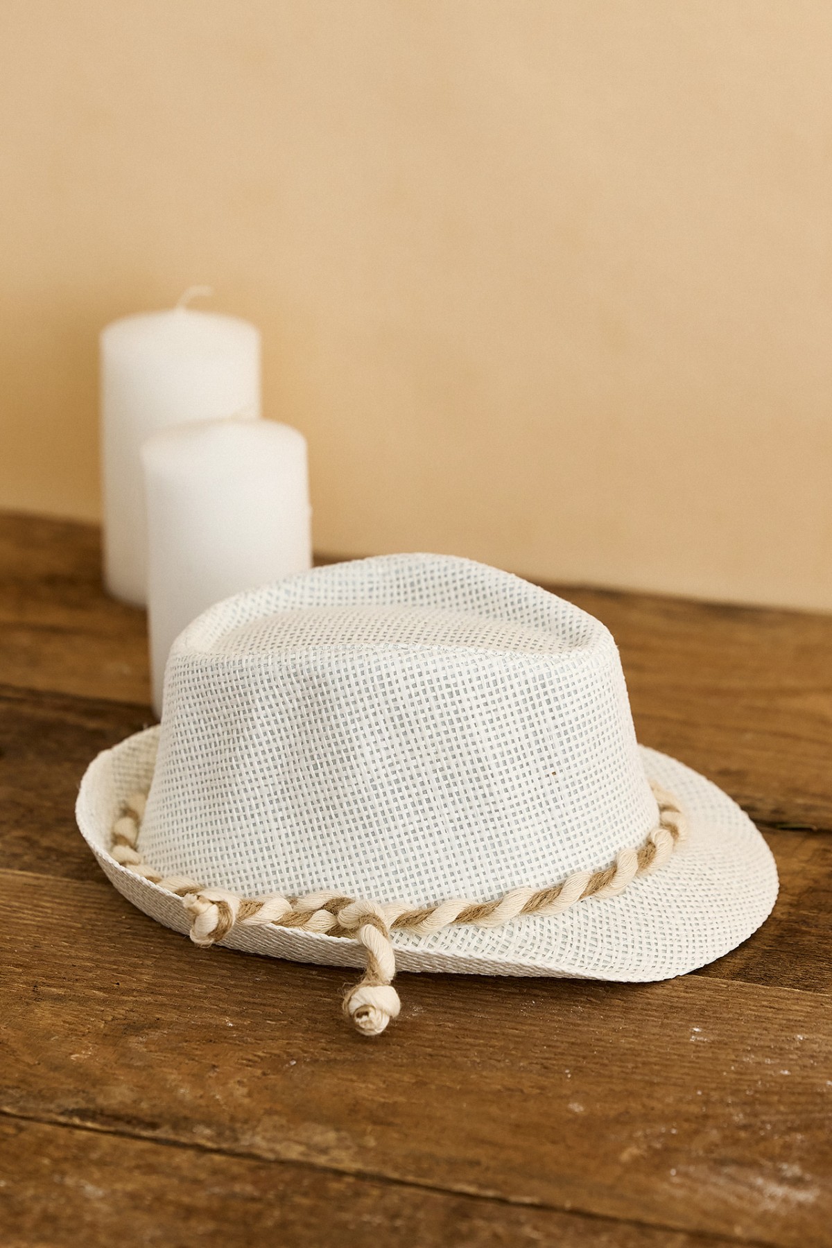 Καπέλο βάπτισης λευκό με διπλό κορδόνι λευκό μόκα