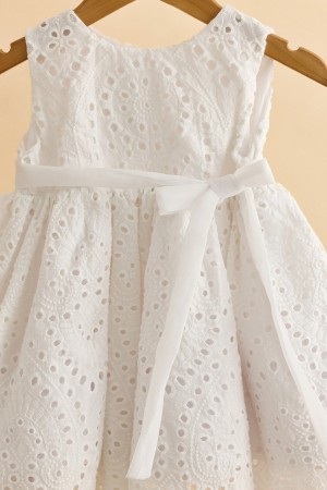Βαπτιστικό φόρεμα με λευκό broderie και λευκή διάφανη ζώνη