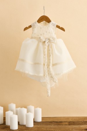 Βαπτιστικό φόρεμα ημιδιάφανη οργάντζα με εκρού δαντέλα με ανάγλυφα λουλουδάκια