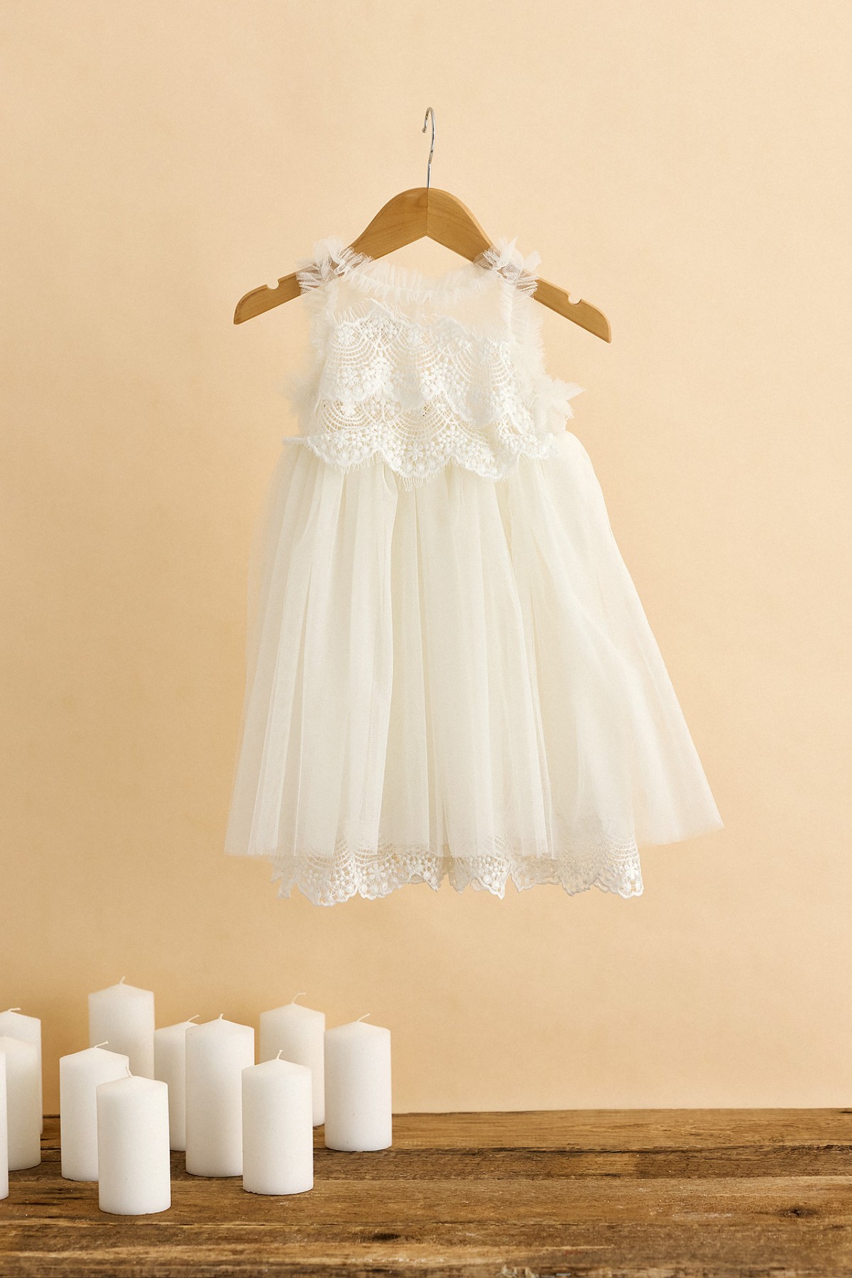 Βαπτιστικό φόρεμα με δαντέλα κουλές