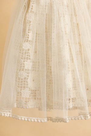 Βαπτιστικό φόρεμα εκρού δαντέλα λουλουδάκια και δίχτυ