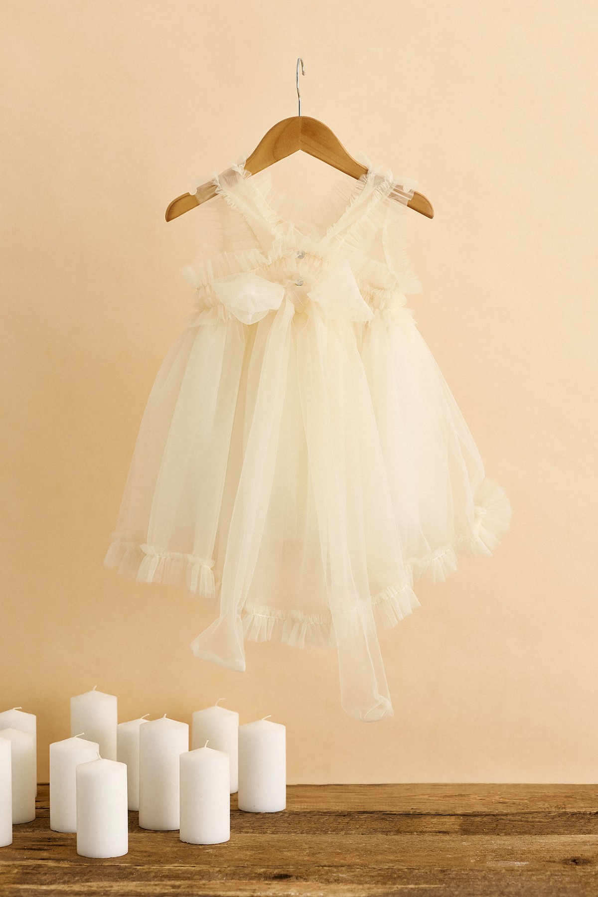 Βαπτιστικό φόρεμα εκρού με φιόγκο στην πλάτη