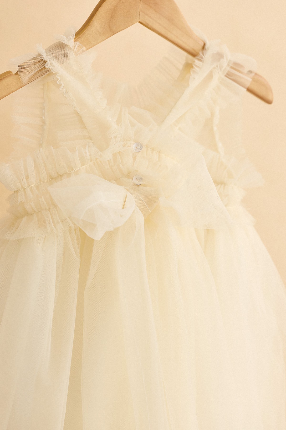 Βαπτιστικό φόρεμα εκρού με φιόγκο στην πλάτη
