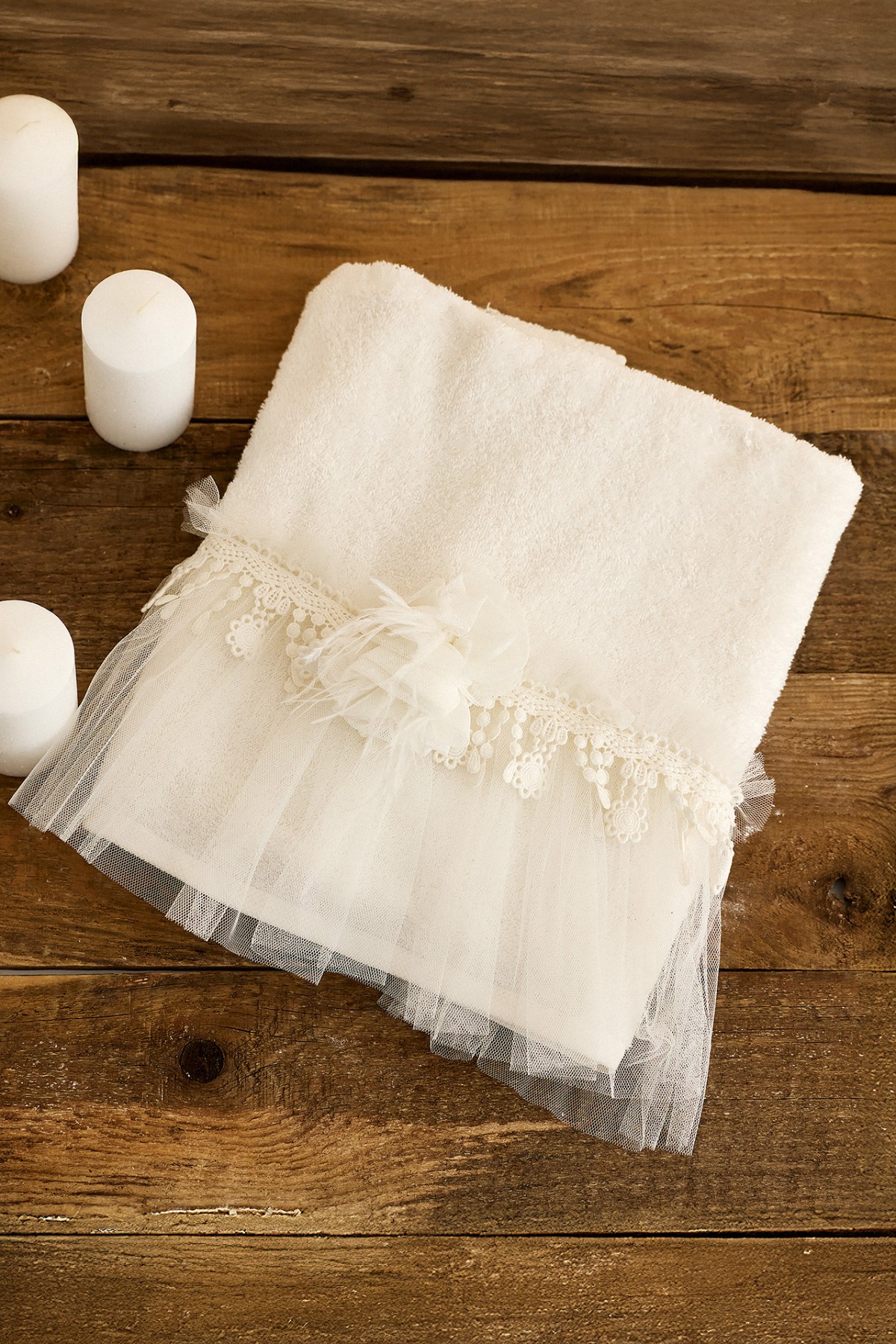 Λαδόπανα εκρού κορίτσι με φτερά