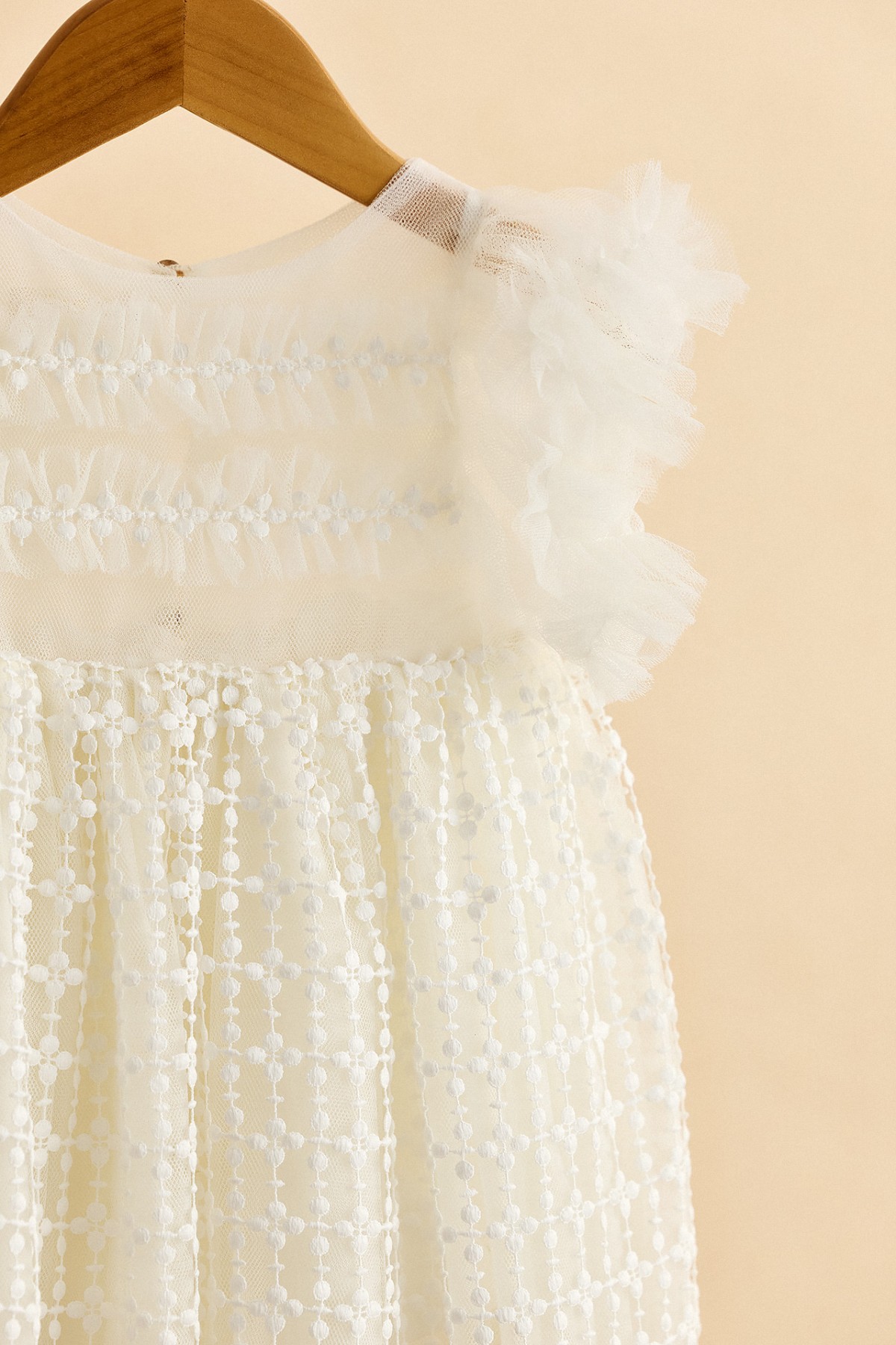 Βαπτιστικό φόρεμα με δαντέλα υπόλευκη γκυπούρ