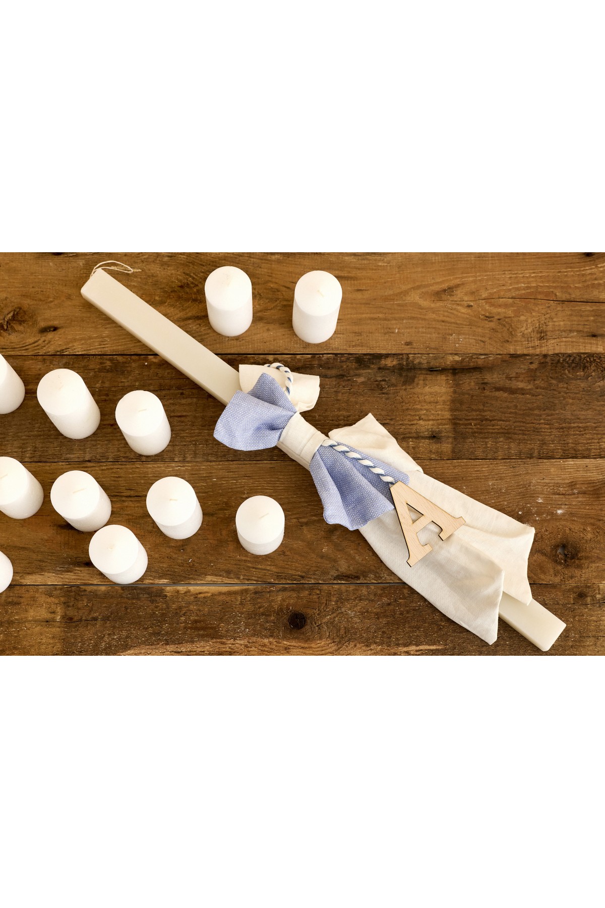 Λαμπάδα βάπτισης πλακέ με σιελ εκρού ύφασμα