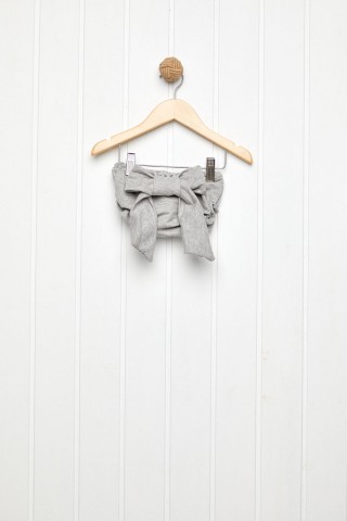 Γκρι φουφούλα με φιόγκο