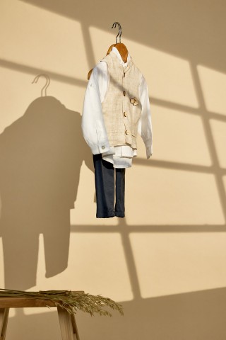 Βαπτιστικό σύνολο με λινό μάο πουκάμισο και γιλέκο και μπλε παντελόνι