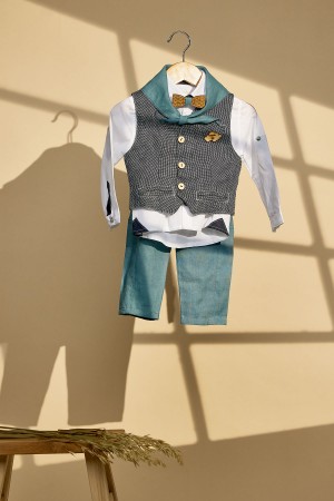 Βαπτιστικό σύνολο αγόρι με πετρόλ λινό ύφασμα και μπλε γιλέκο ψαροκόκκαλο