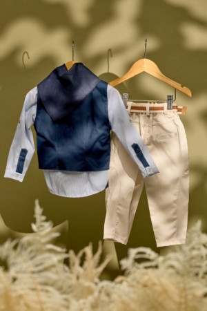 Βαπτιστικό σύνολο αγόρι με ριγιέ πουκάμισο και μπεζ ανοιχτό παντελόνι