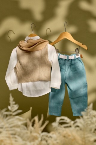 Βαπτιστικό σύνολο αγόρι με πετρόλ λινό ύφασμα και μπεζ γιλέκο