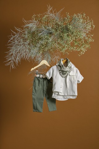 Βαπτιστικό σύνολο αγόρι με υπόλευκο πουκάμισο safari και λευκή μπλούζα