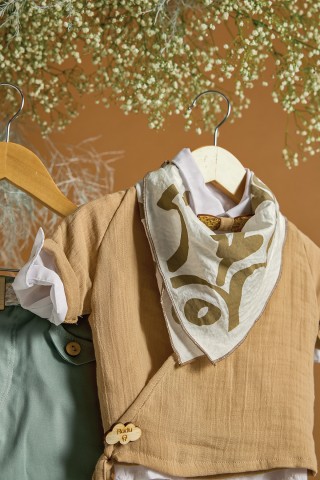 Βαπτιστικό σύνολο αγόρι με κρουαζέ μόκα ζακέτα και μέντα παντελόνι