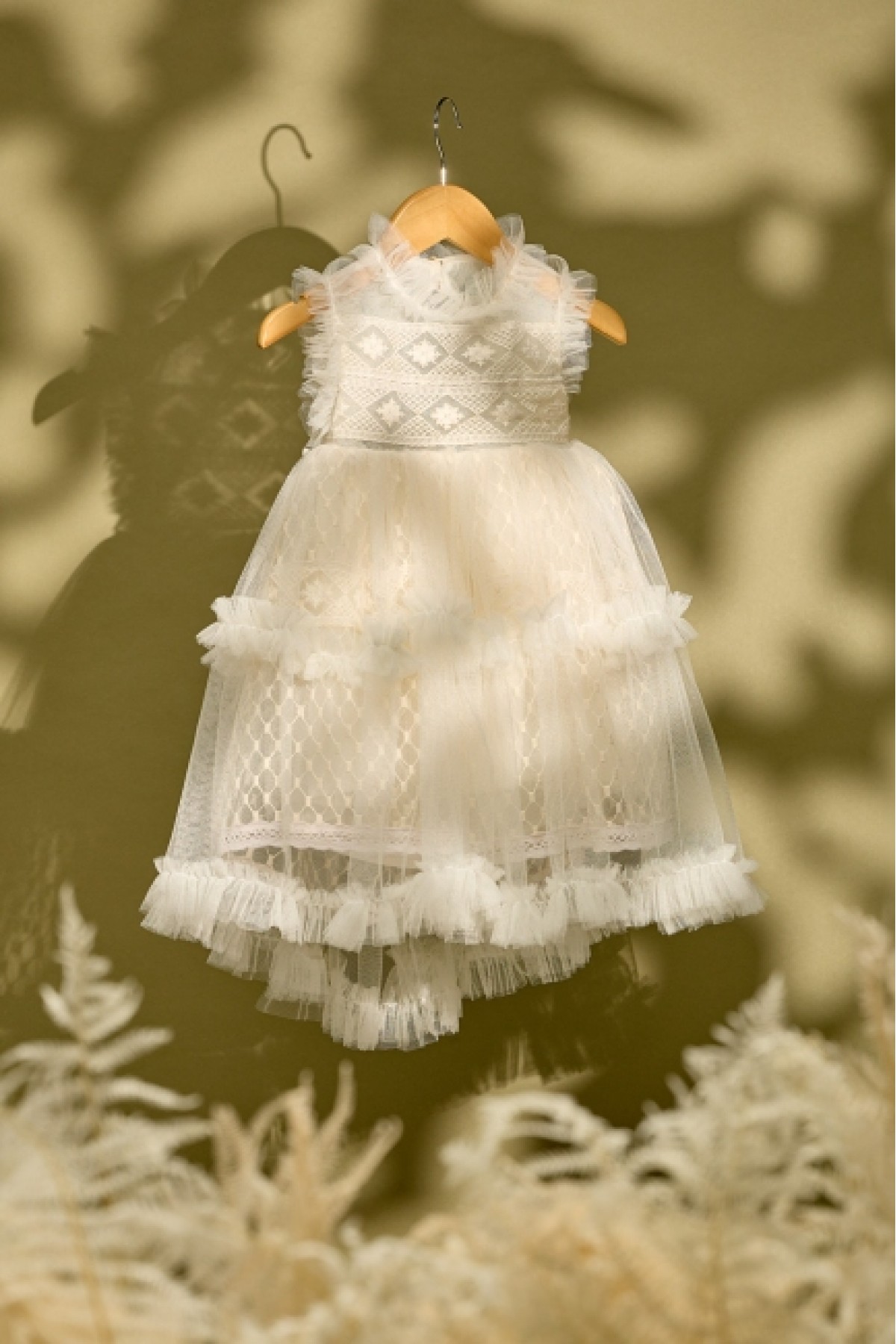 Βαπτιστικό φόρεμα εκρού με ρόμβους και τριανταφυλλάκια