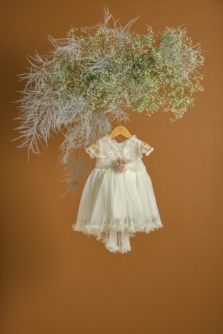 Βαπτιστικό φόρεμα εκρού πουά με διαφανές ντεκολτέ  Βαπτιστικό φόρεμα εκρού πουά με διαφανές ντεκολτέ