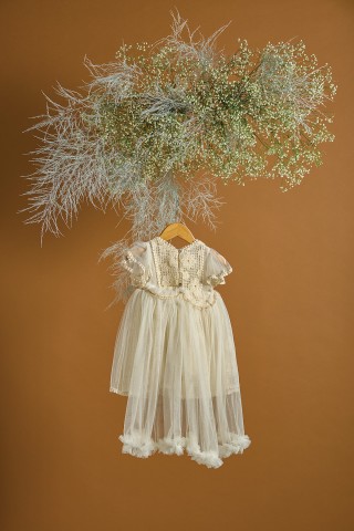 Βαπτιστικό φόρεμα με δαντέλα με λουλούδια σε δίχτυ και τούλινη ουρά που αφαιρείται