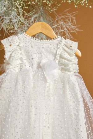 Λευκό βαπτιστικό φόρεμα πουά και δαντέλα με τετράγωνα